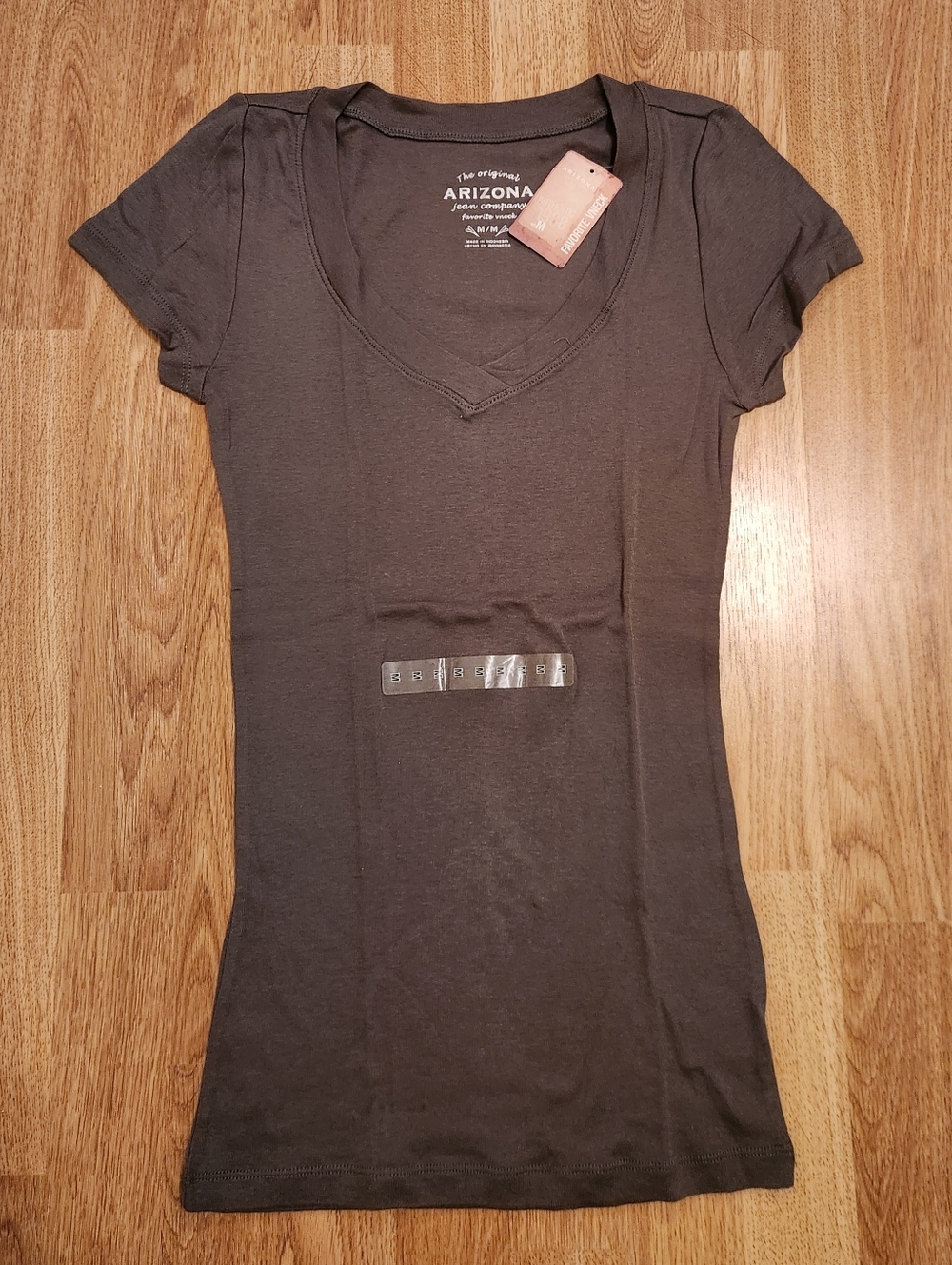 Arizona Jean Company Cotton Favorite V-Neck Short Sleeve T-Shirt Medium